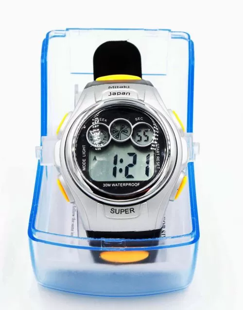 Reloj digital deportivo para caballero. 