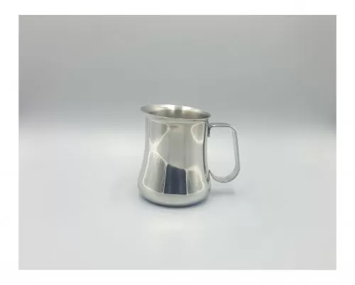 Jarra de acero inoxidable para servir o espumar leche. 