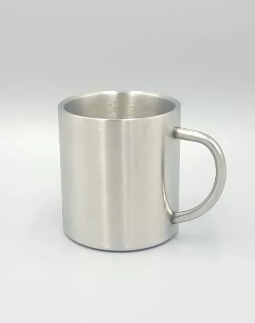 Taza en acero inoxidable. 