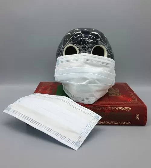 Cubrebocas de 3 capas. Plisado y termosellado. 50 piezas por caja.