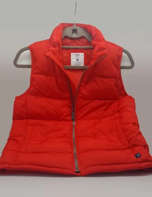 Chaleco acolchado rojo para niño GAP. Talla mediana.