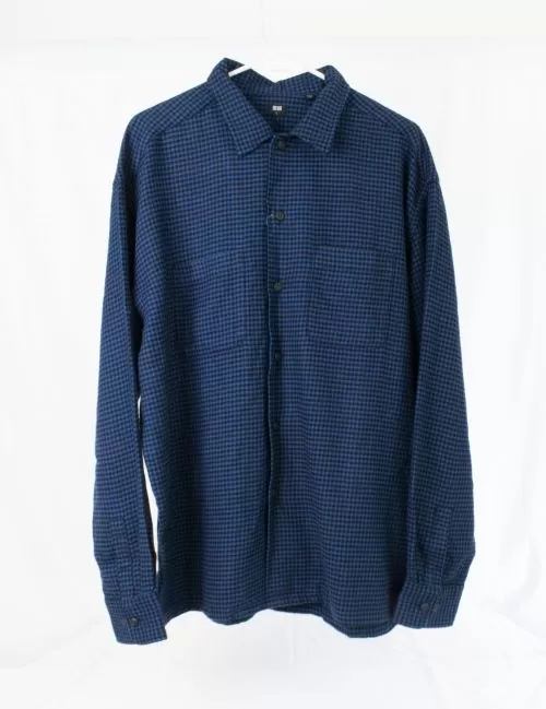 Camisa UNIQLO para caballero. 100% algodón. Talla L muy amplia.